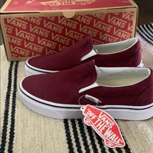 BRAND NEW IN BOX Port Royal slip on Vans